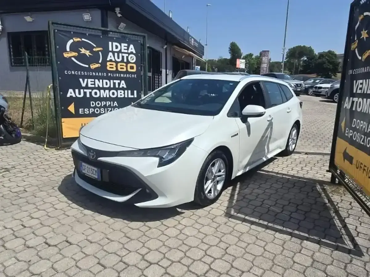 Usata Toyota Corolla Business Edition 98 CV (72 kW) 2021 Bianco Station wagon