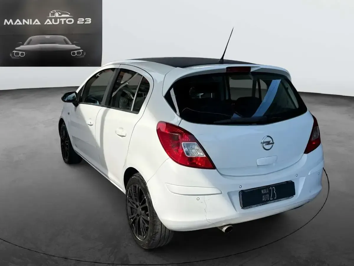 Usata Opel Corsa Edition 101 CV (74 kW) 2012 Grigio Utilitaria