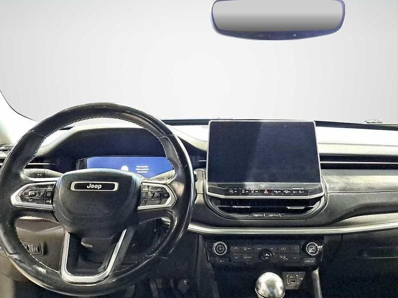 Käytetty Jeep Compass Limited 131 HP (96 kW) 2021 Musta Katumaasturi