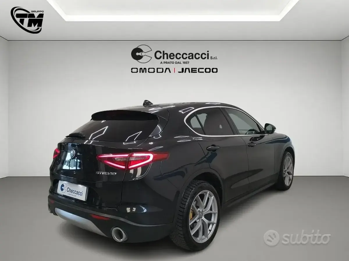 Usata Alfa Romeo Stelvio Executive 209 CV (153 kW) 2019 Nero SUV