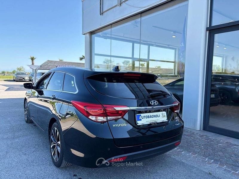 Usata Hyundai i40 141 CV (103 kW) 2017 Nero Station wagon
