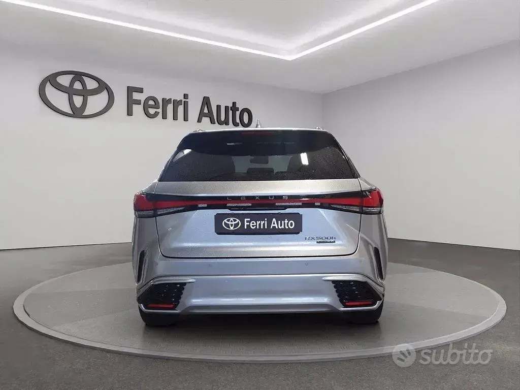 Usata Lexus RX500h Sport Line 371 CV (272 kW) 2023 Argento SUV