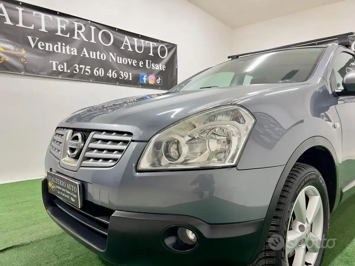 Usata Nissan Qashqai Acenta 114 CV (83 kW) 2011 Grigio SUV