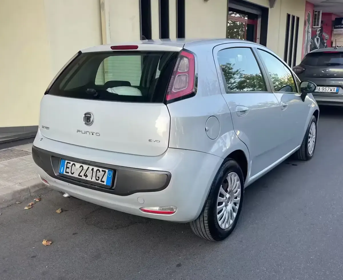 Usata Fiat Punto Evo Emotion 90 CV (66 kW) 2010 Grigio Utilitaria