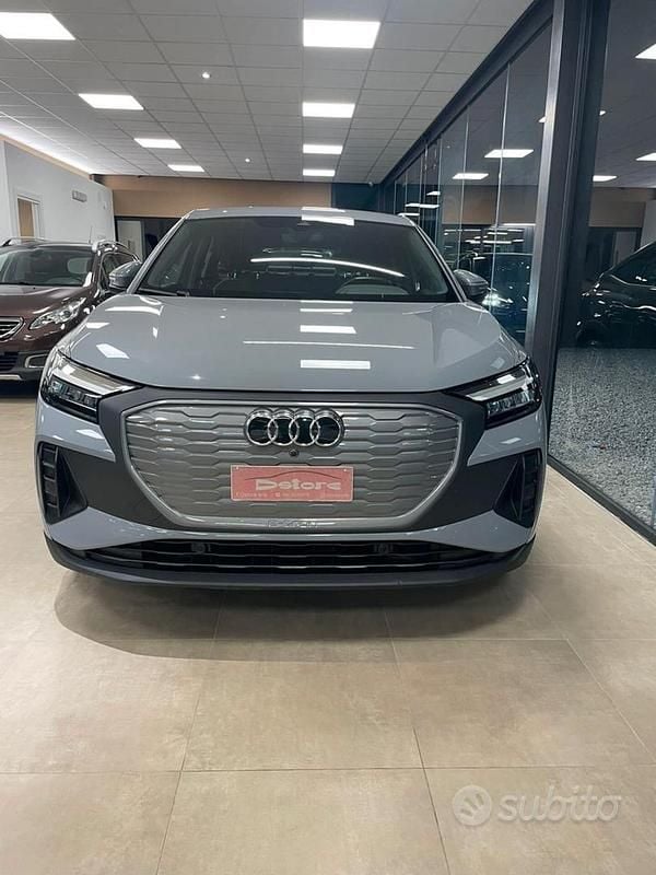 Usata Audi Q4 e-tron Comfort 125 kW (170 CV) 2023 Grigio SUV
