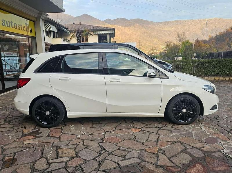 Usata Mercedes B180 Executive 109 CV (80 kW) 2013 Bianco Utilitaria