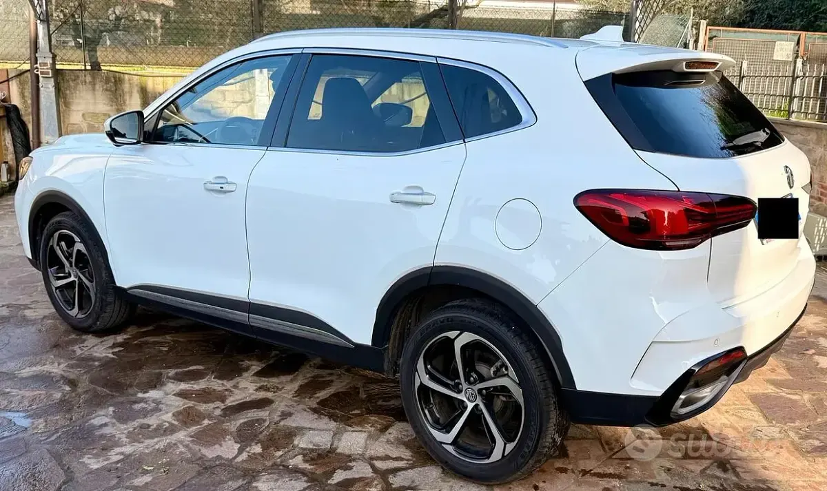 Usata MG HS Luxury 170 CV (125 kW) 2024 Bianco SUV