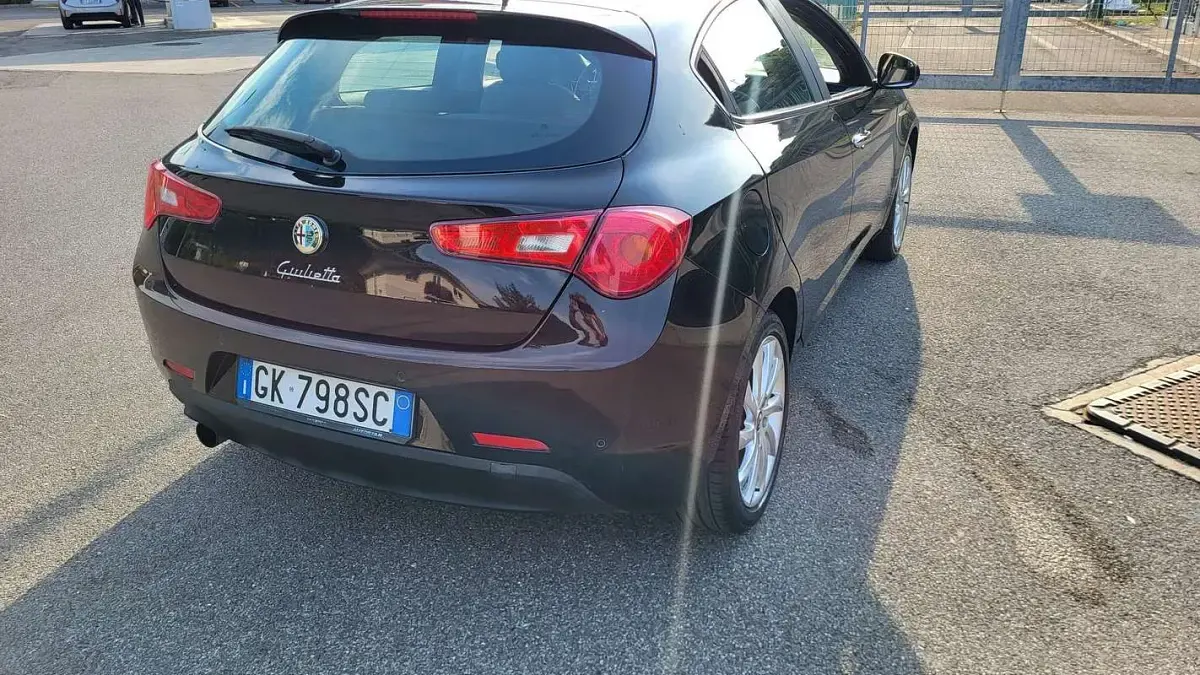 Usata Alfa Romeo Giulietta Distinctive 120 CV (88 kW) 2014 Utilitaria