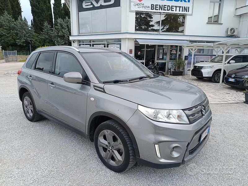 Usata Suzuki Vitara Cool 120 CV (88 kW) 2017 Grigio SUV