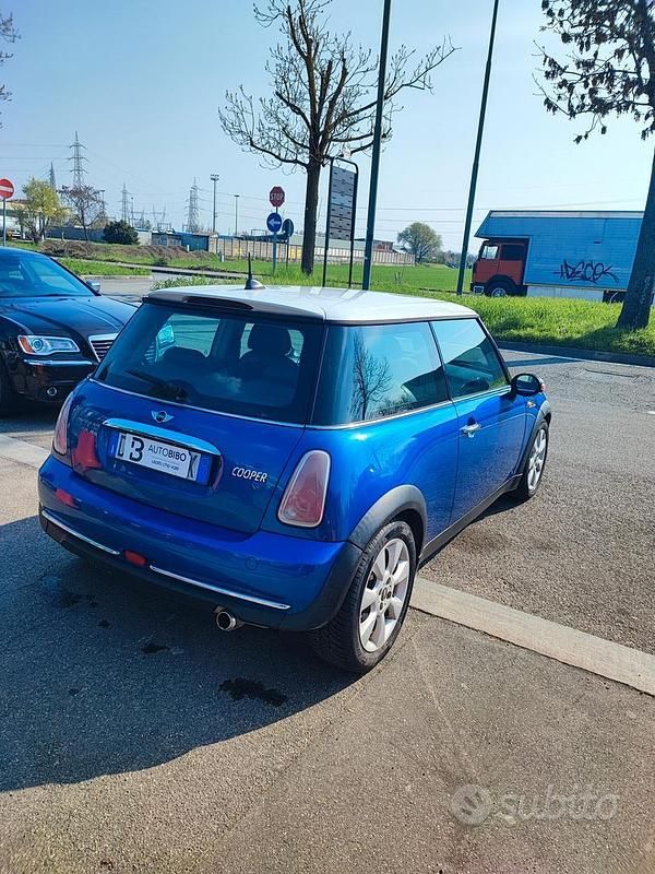 Usata Mini Cooper 116 CV (85 kW) 2006 Blu Utilitaria