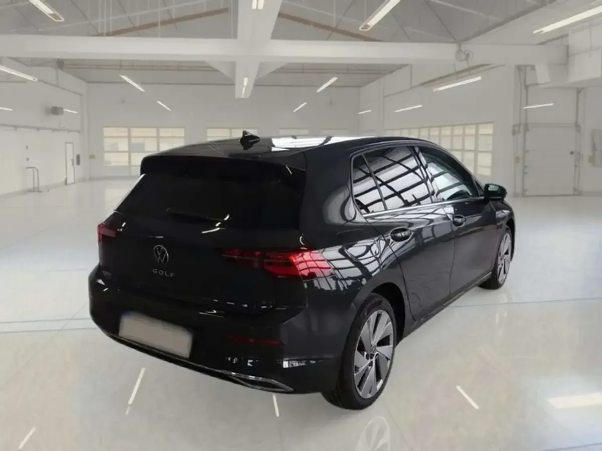 Usata VW Golf VIII Style 116 CV (85 kW) 2023 Grigio Berlina
