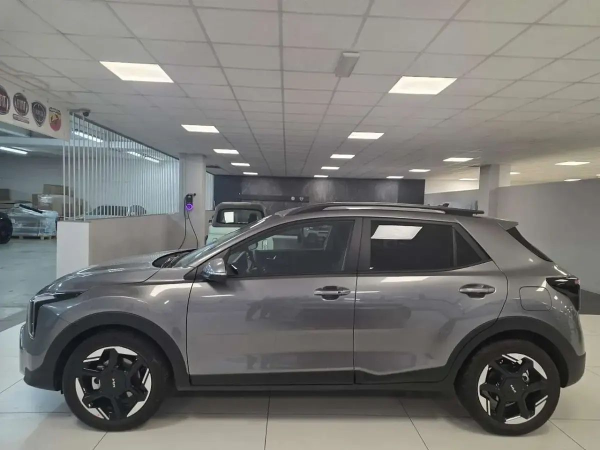 Usata Kia Stonic Launch Edition 95 CV (69 kW) 2025 Astro grey SUV