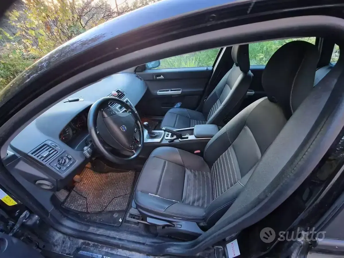Usata Volvo V50 136 CV (100 kW) 2008 Nero Station wagon