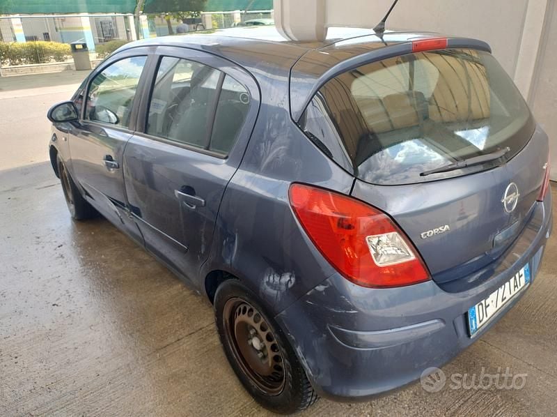 Usata Opel Corsa 90 CV (66 kW) 2007 Grigio Utilitaria