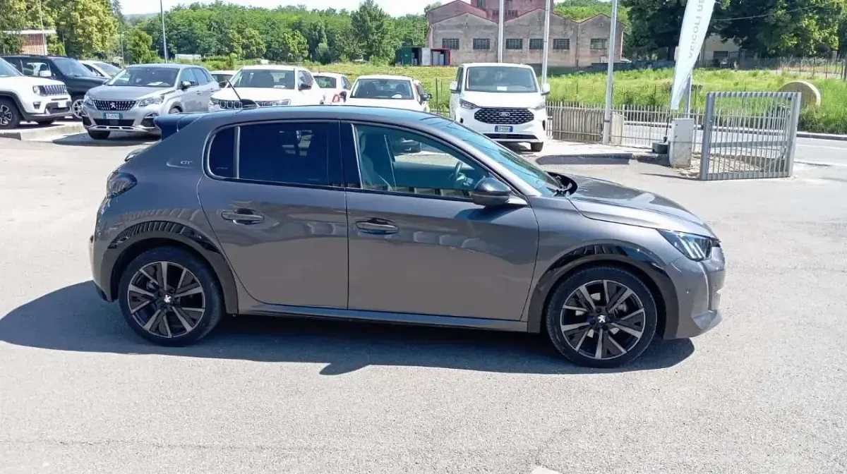 Usata Peugeot 208 GT 131 CV (96 kW) 2021 Grigio Utilitaria