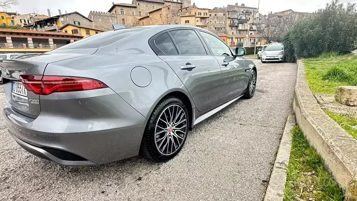Usata Jaguar XE R-Dynamic 250 CV (183 kW) 2020 Berlina