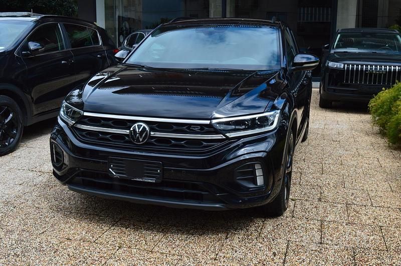 Usata VW T-Roc R-line 115 CV (84 kW) 2022 Nero SUV