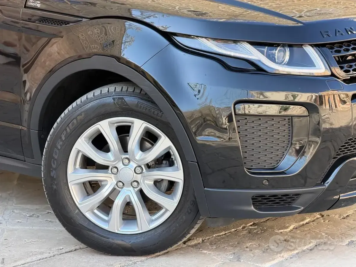 Usata Land Rover Range Rover evoque SE Dynamic 150 CV (110 kW) 2018 Nero SUV