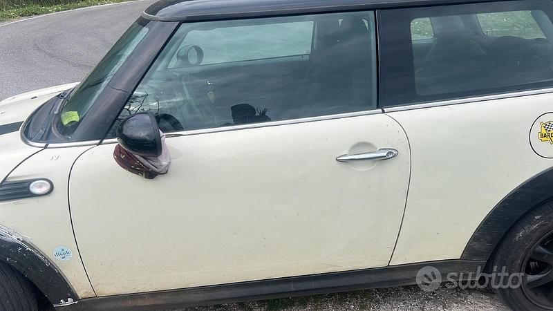 Usata Mini Cooper 120 CV (88 kW) 2007 Bianco Utilitaria