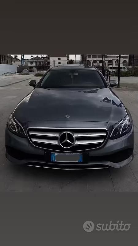 Usata Mercedes E220 194 CV (142 kW) 2017 Grigio Berlina