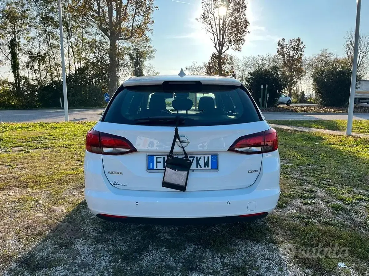 Usata Opel Astra 110 CV (80 kW) 2017 Bianco Station wagon