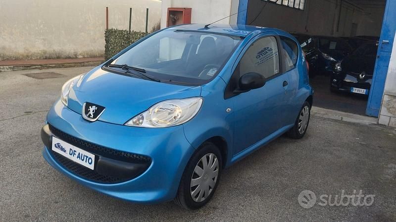 Usata Peugeot 107 68 CV (50 kW) 2007 Blu Utilitaria