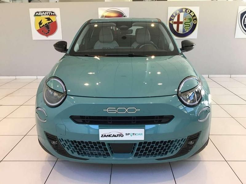 Nouvelle Fiat 600 Icon 110 ch (80 kW) 2026 Bleue SUV