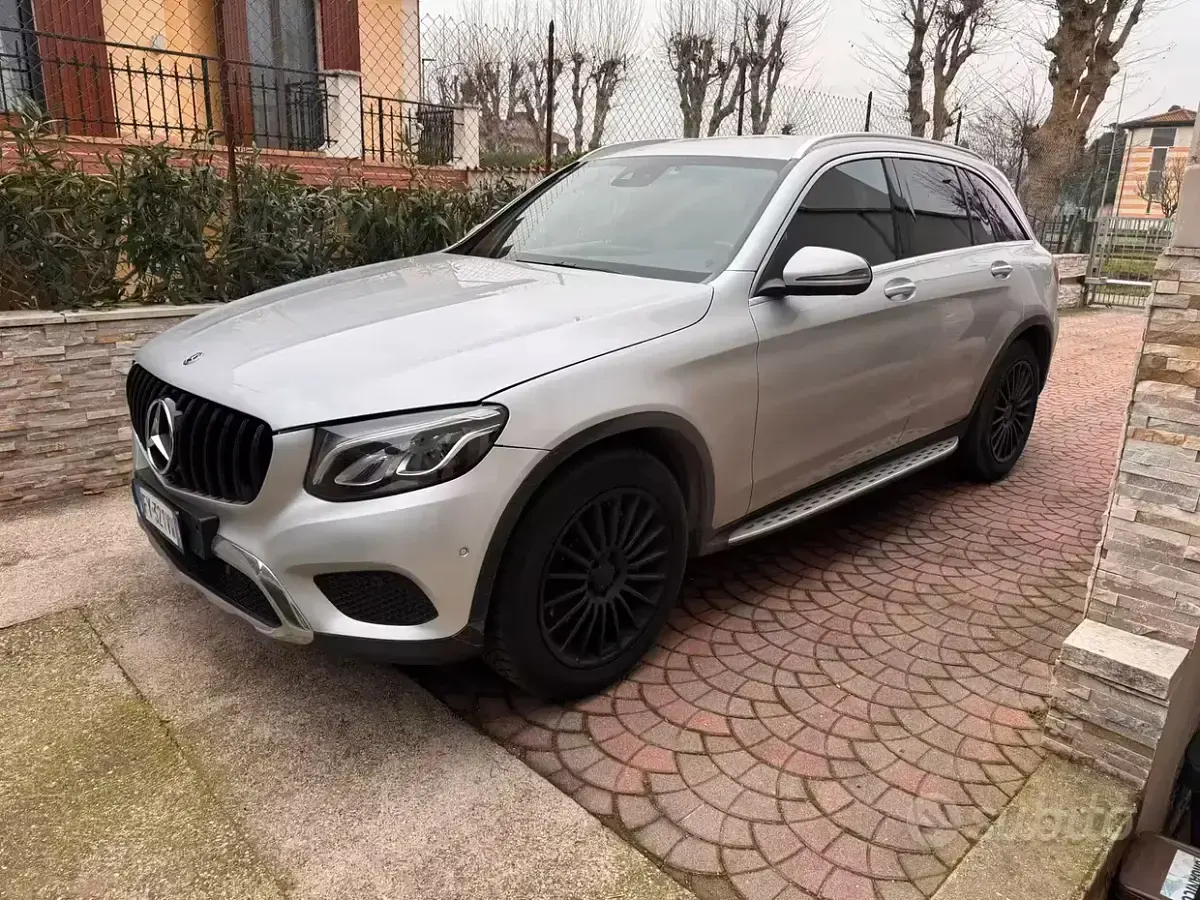 Usata Mercedes GLC250 Business 211 CV (155 kW) 2018 Nero SUV
