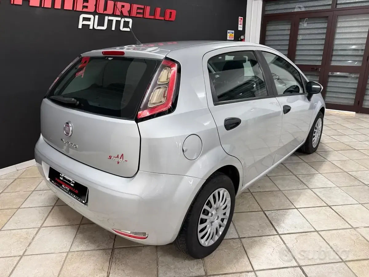 Usata Fiat Punto Street 75 CV (55 kW) 2014 Grigio Utilitaria