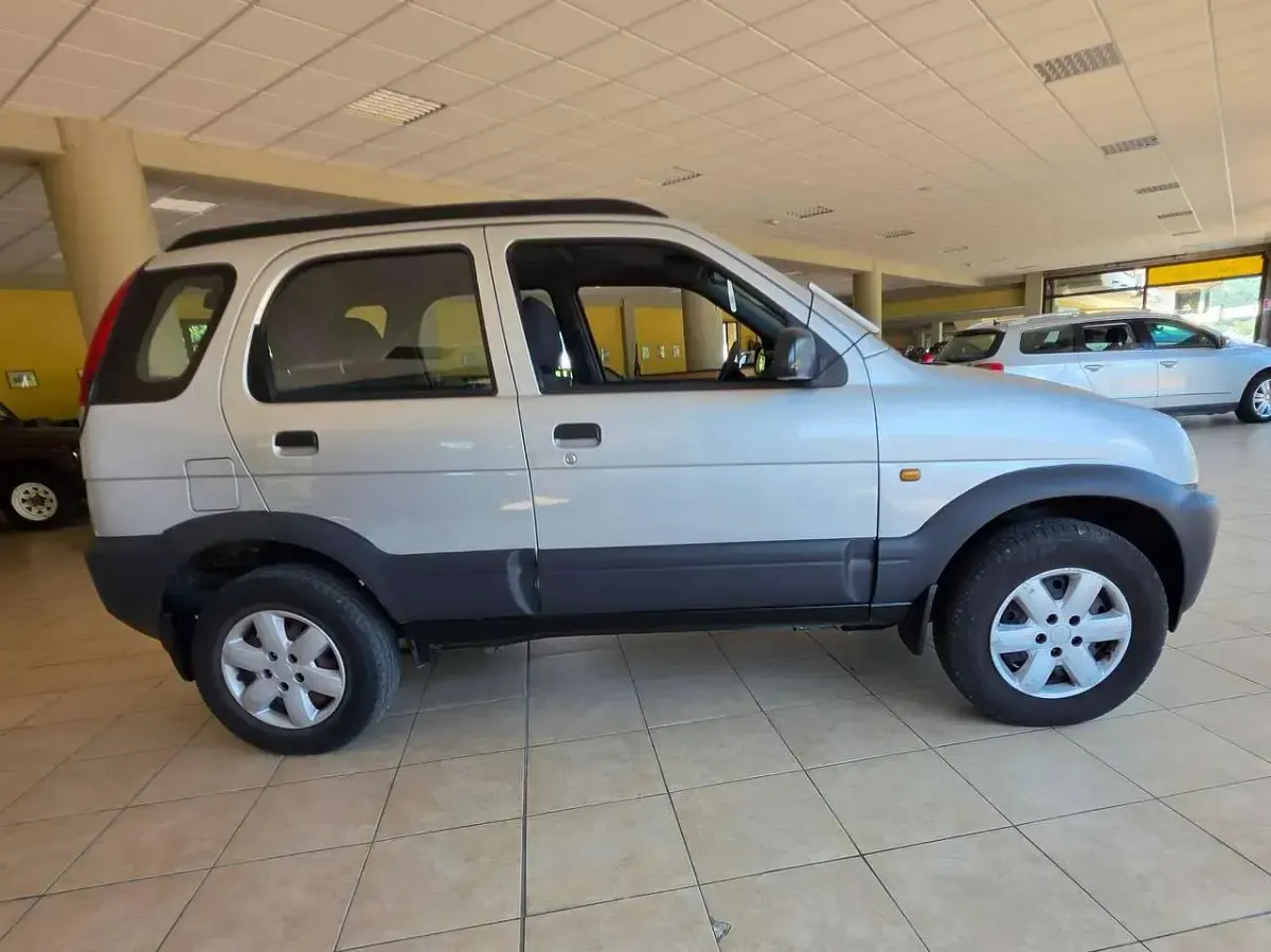 Usata Daihatsu Terios 86 CV (63 kW) 2004 Argento SUV