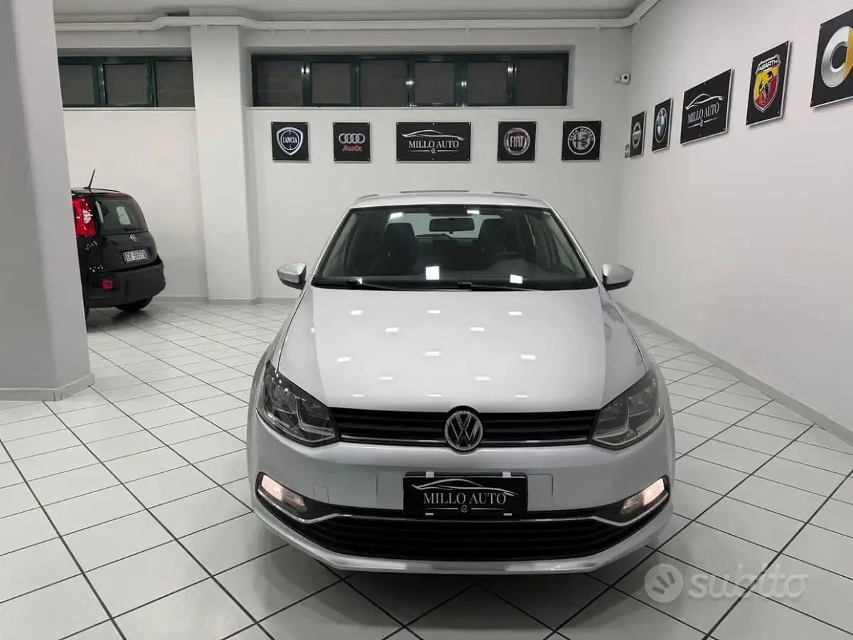 Usata VW Polo Comfortline 75 CV (55 kW) 2015 Grigio Berlina