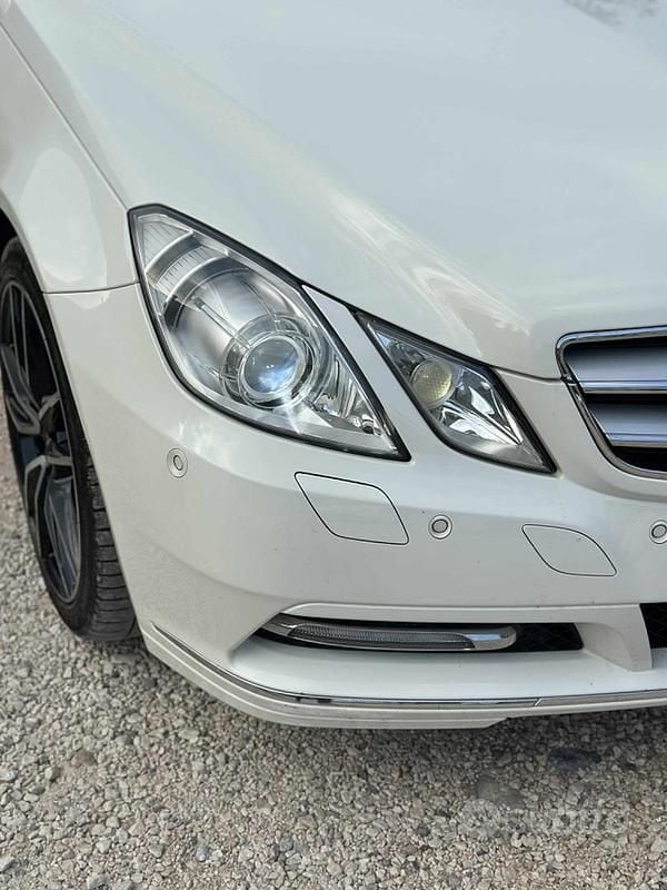 Usata Mercedes E250 204 CV (150 kW) 2012 Bianco Coupé