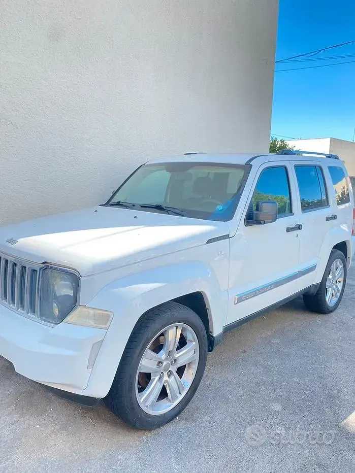 Usata Jeep Cherokee 200 CV (147 kW) 2012 Bianco SUV