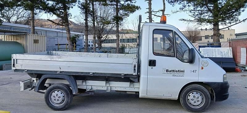 Usata Fiat Ducato 128 CV (94 kW) 2005 Bianco Furgone