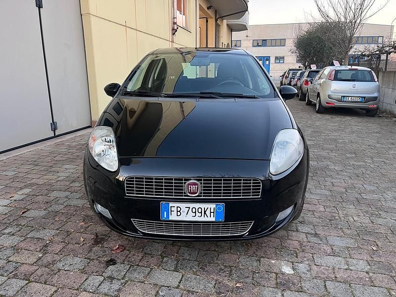 Usata Fiat Grande Punto Dynamic 77 CV (56 kW) 2009 Nero Utilitaria