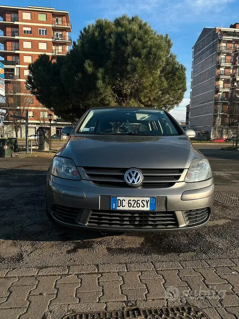Usata VW Golf 102 CV (75 kW) 2006 Grigio Monovolume