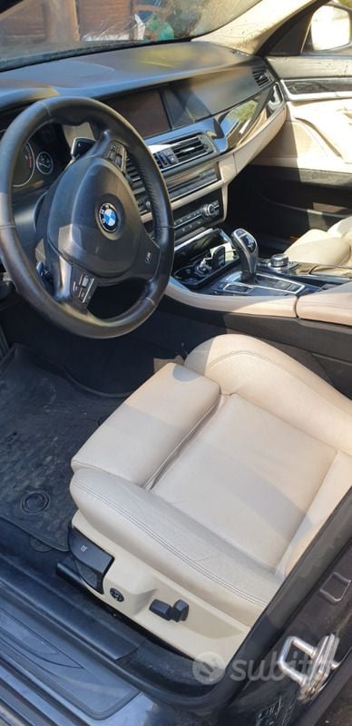 Begagnad BMW 525 Efficient Dynamics 218 HK (160 kW) 2011 Grå Kombi