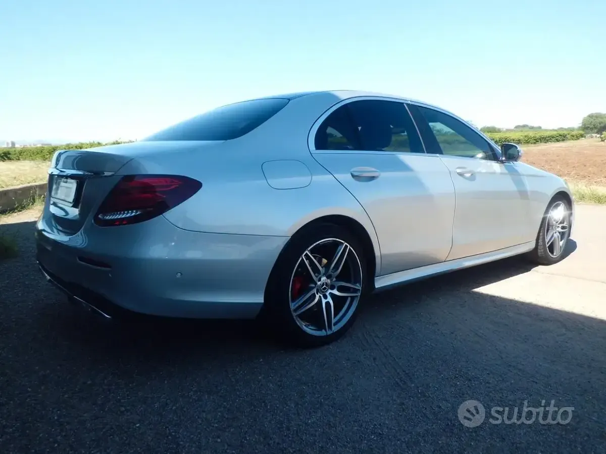 Usata Mercedes E220 Premium Plus 194 CV (142 kW) 2019 Grigio Berlina