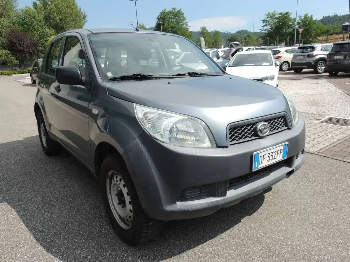 Usata Daihatsu Terios 86 CV (63 kW) 2007 Argento SUV