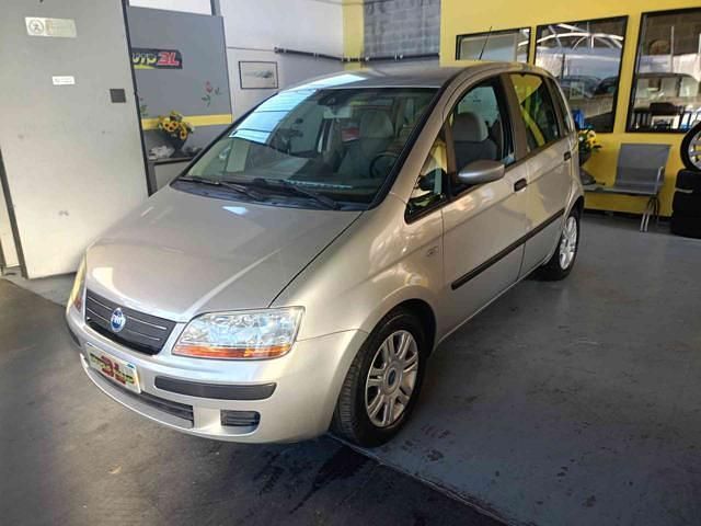 Usata Fiat Idea Dynamic 101 CV (74 kW) 2005 Grigio Monovolume