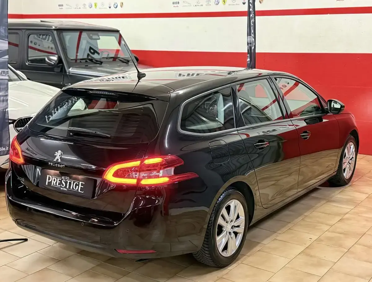 Usata Peugeot 308 SW Style 131 CV (96 kW) 2018 Nero Station wagon