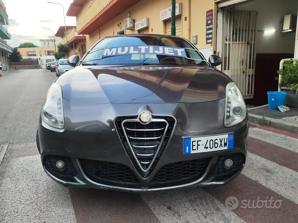 Usata Alfa Romeo Giulietta Progression 105 CV (77 kW) 2011 Grigio Utilitaria