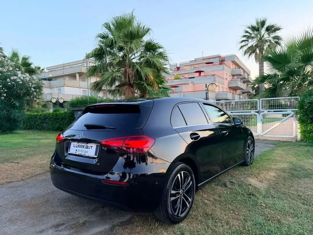 Usata Mercedes A180 AMG Line Premium Plus 116 CV (85 kW) 2023 Nero Berlina