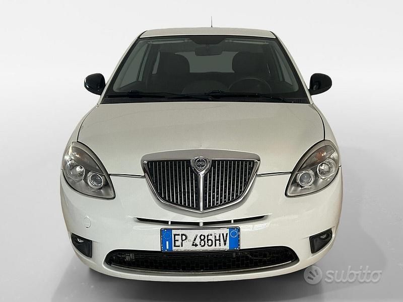 Usata Lancia Ypsilon S 95 CV (69 kW) 2012 Bianco Utilitaria