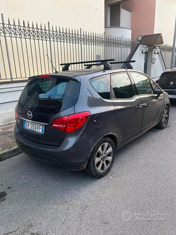 Usata Opel Meriva 101 CV (74 kW) 2011 Grigio Monovolume