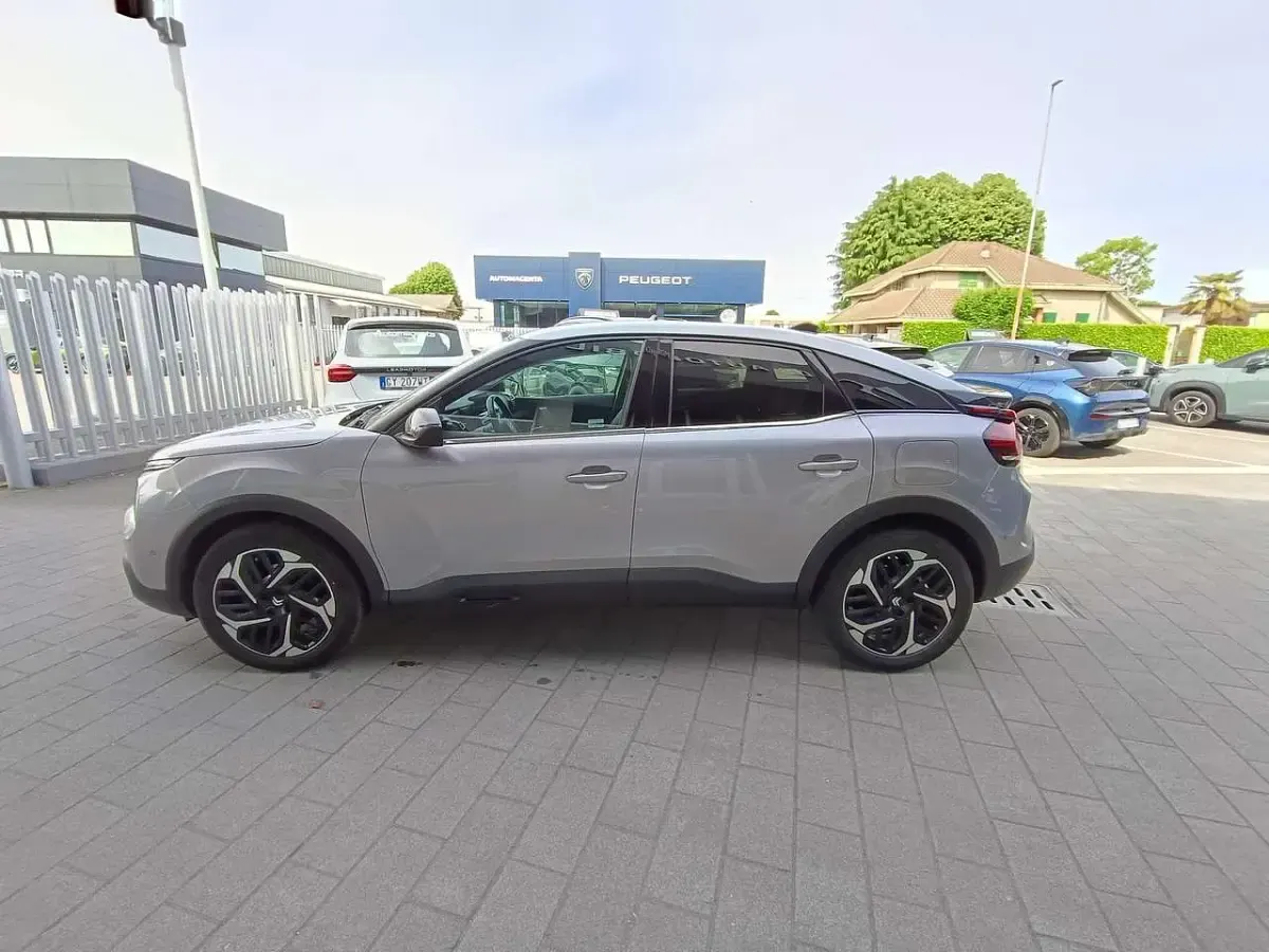 Usata Citroën C4 Shine 131 CV (96 kW) 2023 Steel grey SUV