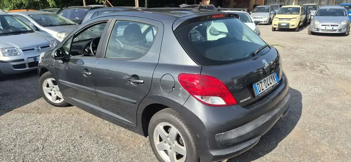 Usata Peugeot 207 73 CV (53 kW) 2010 Other Berlina
