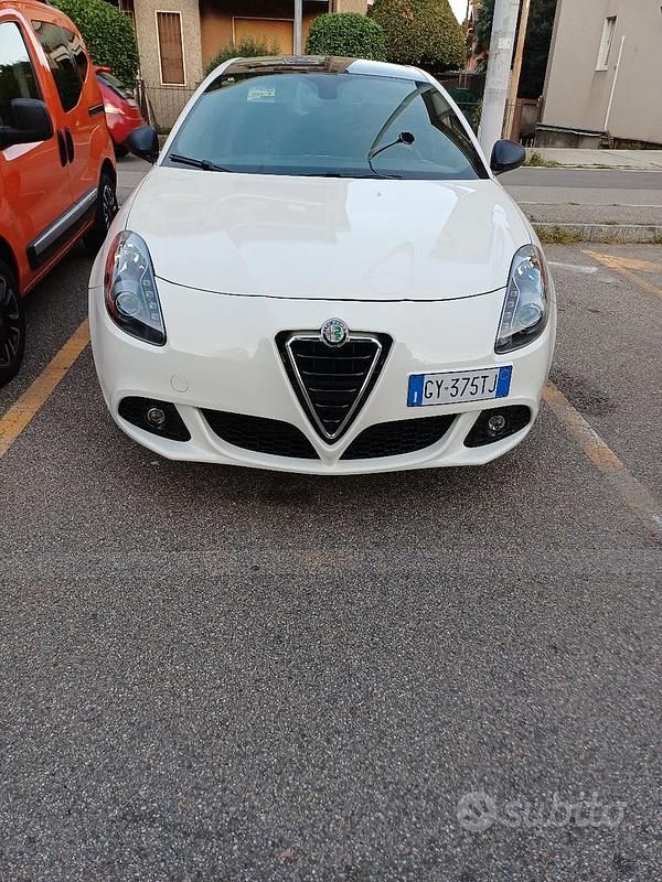 Usata Alfa Romeo Giulietta Veloce 120 CV (88 kW) 2013 Bianco Berlina
