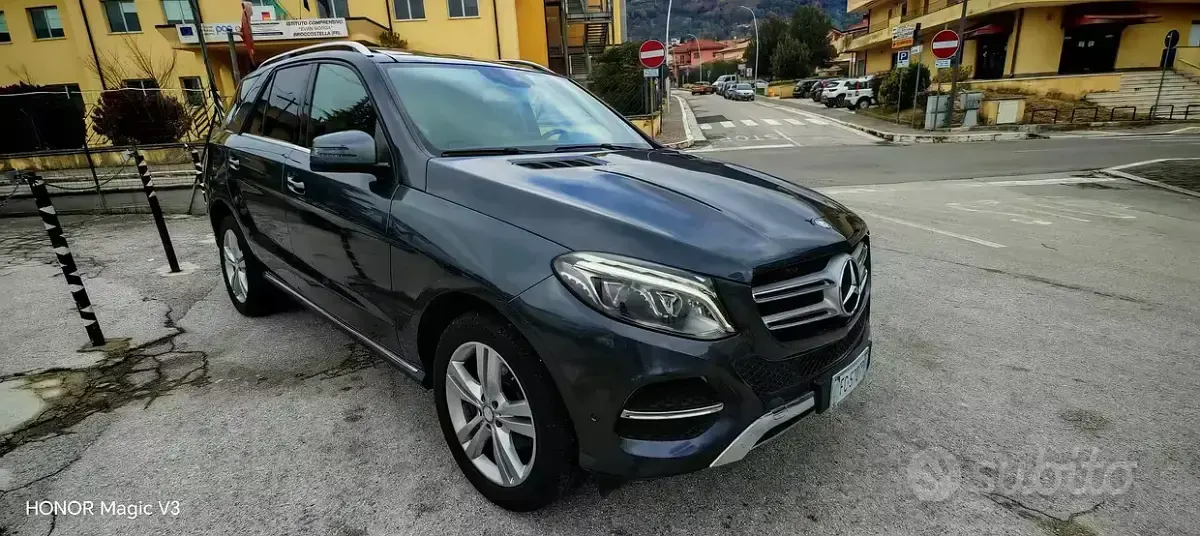 Usata Mercedes GLE250 204 CV (150 kW) 2016 Grigio SUV