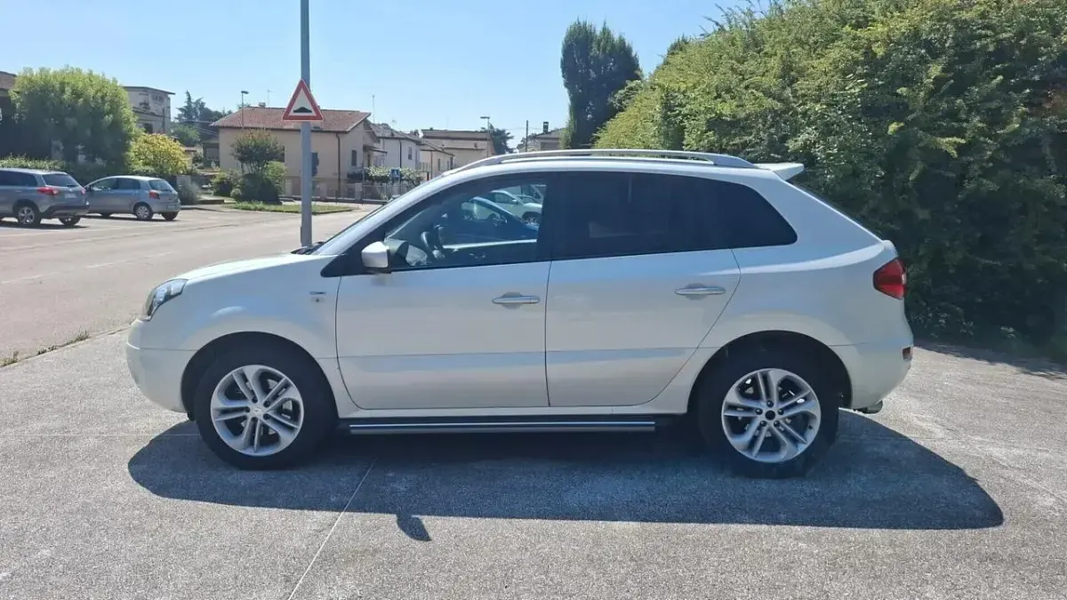 Usata Renault Koleos Luxe 150 CV (110 kW) 2011 Bianco SUV